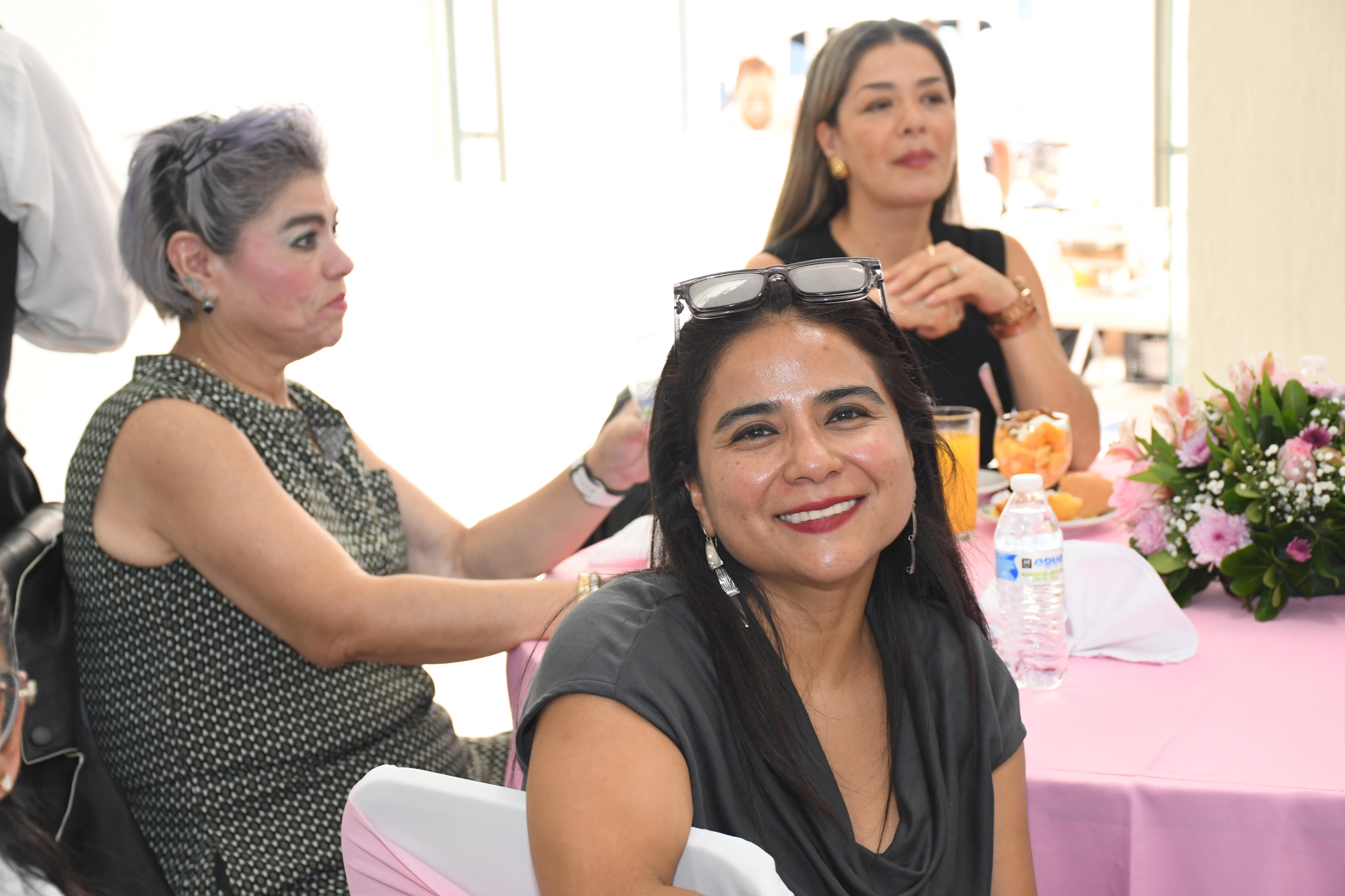 Desayuno por el Día de la Secretaria